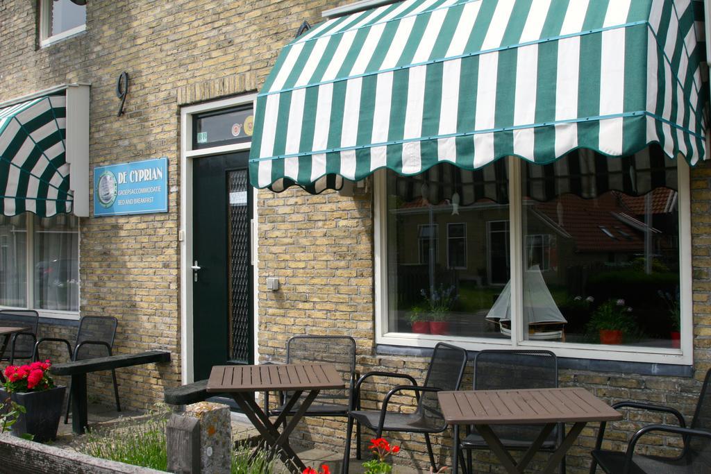 De Cyprian Bed & Breakfast Kaard Exterior foto