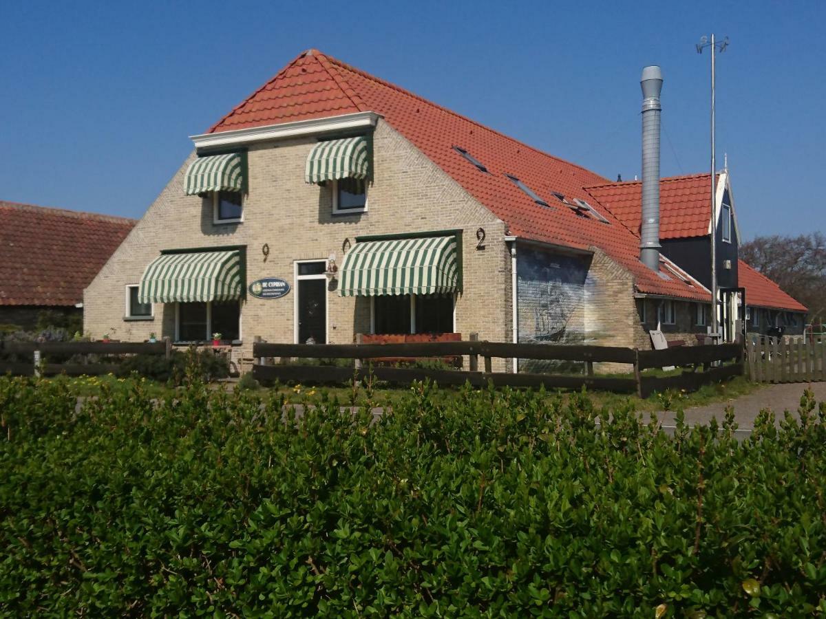 De Cyprian Bed & Breakfast Kaard Exterior foto